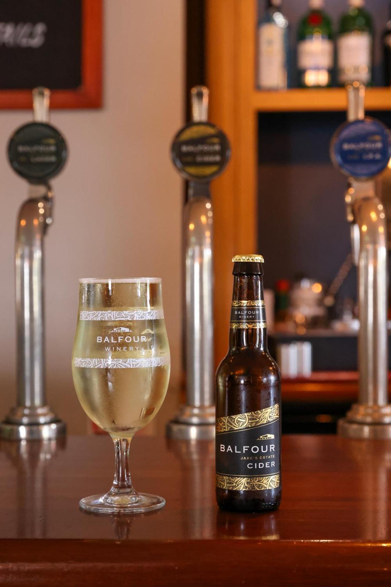 The Goudhurst Inn エクステリア 写真