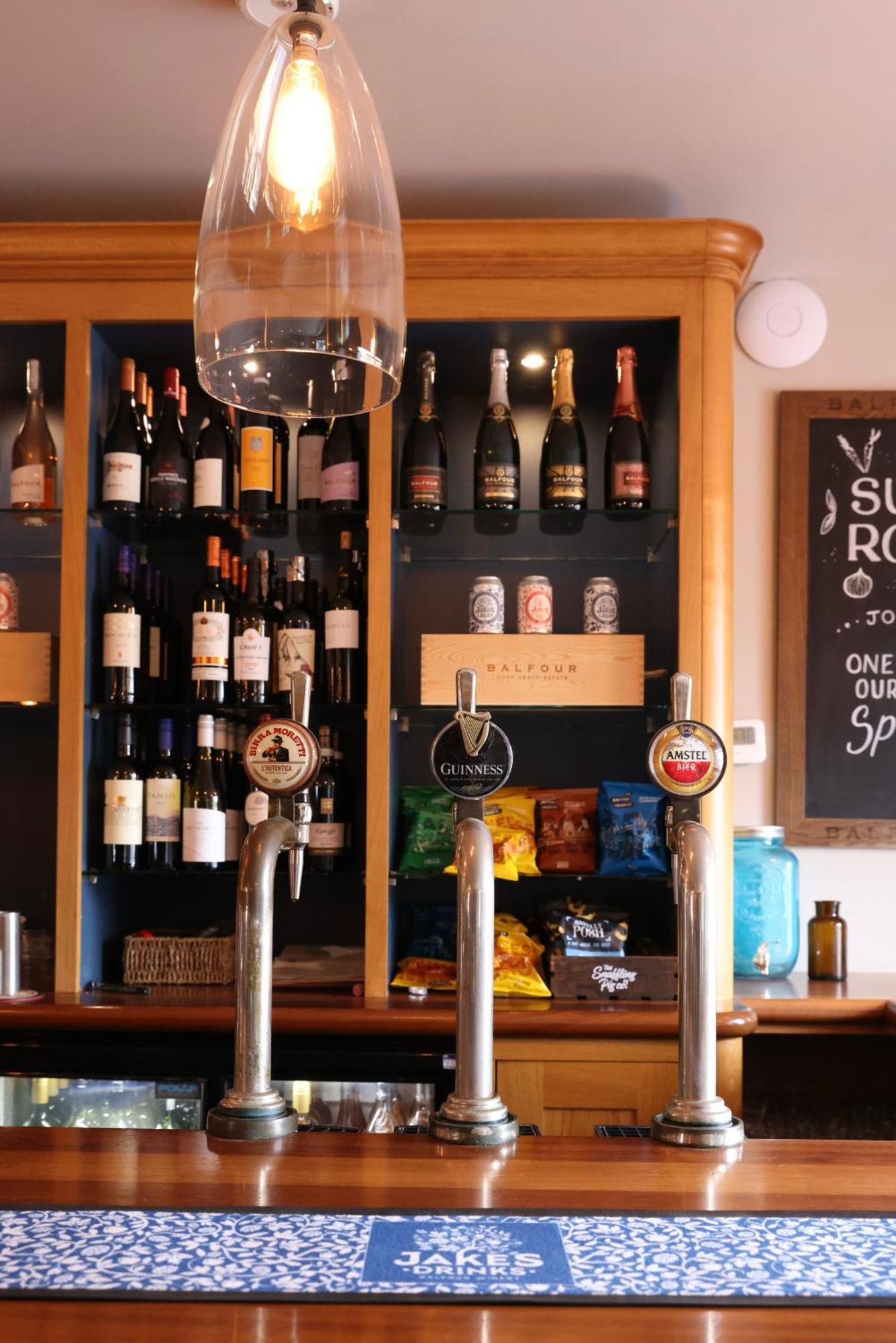 The Goudhurst Inn エクステリア 写真